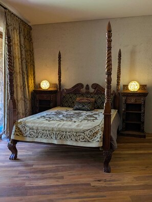 4 chambres, fer et planche à repasser, Wi-Fi, draps fournis