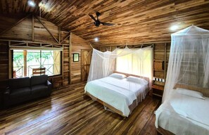 Suite de lujo, balcón, vista al jardín