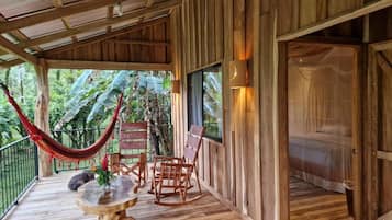 Bungalow Familial, balcon, vue jardin | Terrasse/Patio