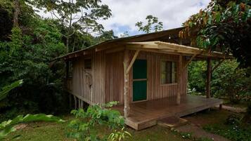 Bungalow – deluxe, balkong, hageutsikt | Eksteriør