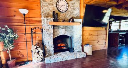 Spacious 5-bedroom lodge on 13 acres in Mt. Juliet near lake and Nashville