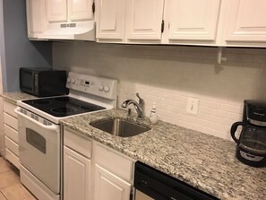 Private kitchen - 2nd floor, 1-bedroom condo on the Boardwalk (Ocean City)