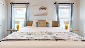 3 bedrooms, free WiFi, bed sheets - VW23 2 Shared Heated Pools, Parking for 2, Gated in Village Walk (Port Aransas)