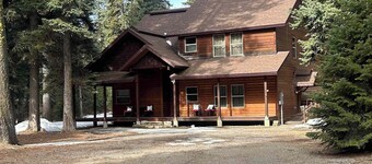 Whispering Pines Cabin, Hot Tub, Beach Access, Game Room, Sleeps 8