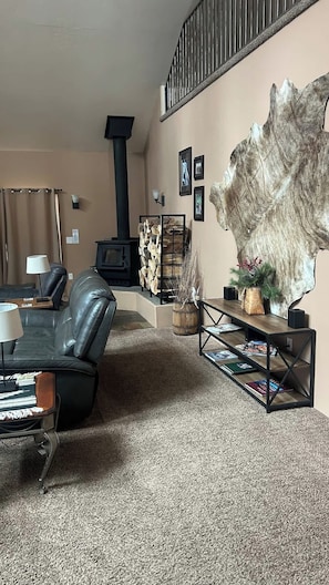 Interior - Whispering Pines Cabin, Hot Tub, Beach Access, Game Room, Sleeps 8 (McCall)