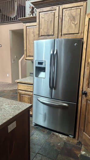 Interior - Beautiful Custom Built Modern cabin with Hot Tub, Smoker, BBQ and prime location (McCall)