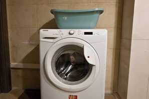 Unclassified image, 4 of 26, button - Sea Breeze Bay Guesthouse - B2, Saint Paul's Bay, Malta (Saint Paul's Bay)