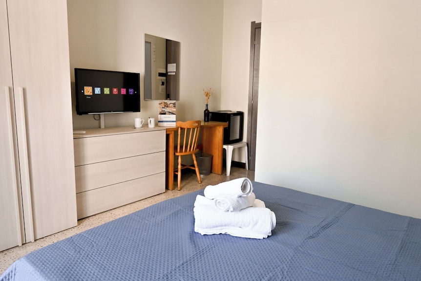 Sunny Ensuite By The Sea - B1, Saint Paul's Bay, Malta - Malta