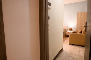 Interior - Sunny Ensuite by the Sea - A4, Saint Paul's Bay, Malta (Saint Paul's Bay)