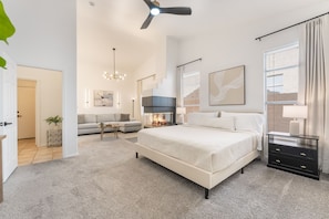 Room - Las Vegas Oasis: Pool, Game Room & Arcade (Las Vegas)