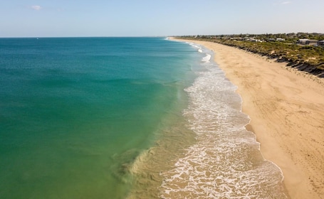 Beach nearby. Cosy Haven - Large Comfy Dwelling, Close to Beach, Shops and Golf Course