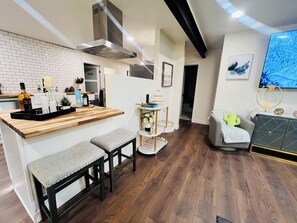 Interior - Cactus Home! Minutes to Old town Cottonwood. (Cottonwood)