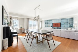 Interior - GuestReady - Elegant riverside retreat (Valbom)