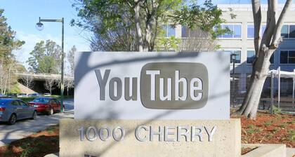 469 - Large Studio with Laundry and Patio near SFO, Walmart & YouTube HQ