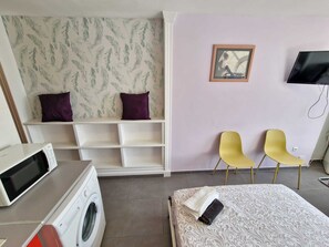 1 bedroom, free WiFi, bed sheets - VIOLET BEACH STUDIO (Empuriabrava)