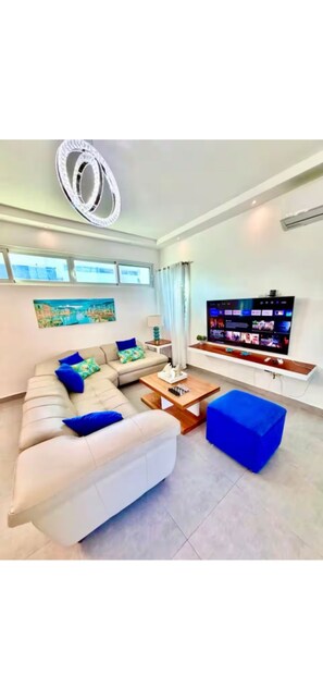 TV - 3-bedroom villa in perfect Sosúa with AC (Sosúa)