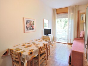 Interior - Nice apartment for 4 guests with A/C, WIFI, TV, balcony and pets allowed (San Michele Al Tagliamento)