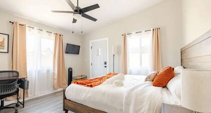 Private Gated Studio - King Bed - Near Hospitals, UCR & MARB