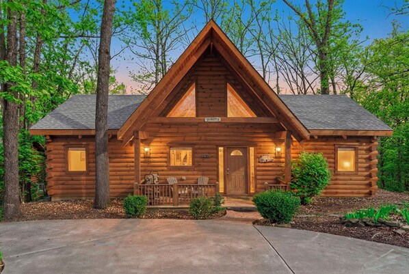 Exterior - Dakota Cabin • Hot Tub Retreat Near Thunder Ridge • Sleeps 6 (Ridgedale)