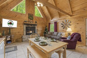 Dining - Little Bear Cabin • Hot Tub • Near Thunder Ridge • Sleeps 6 (Ridgedale)