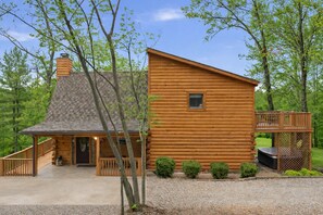 Exterior - Little Bear Cabin • Hot Tub • Near Thunder Ridge • Sleeps 6 (Ridgedale)