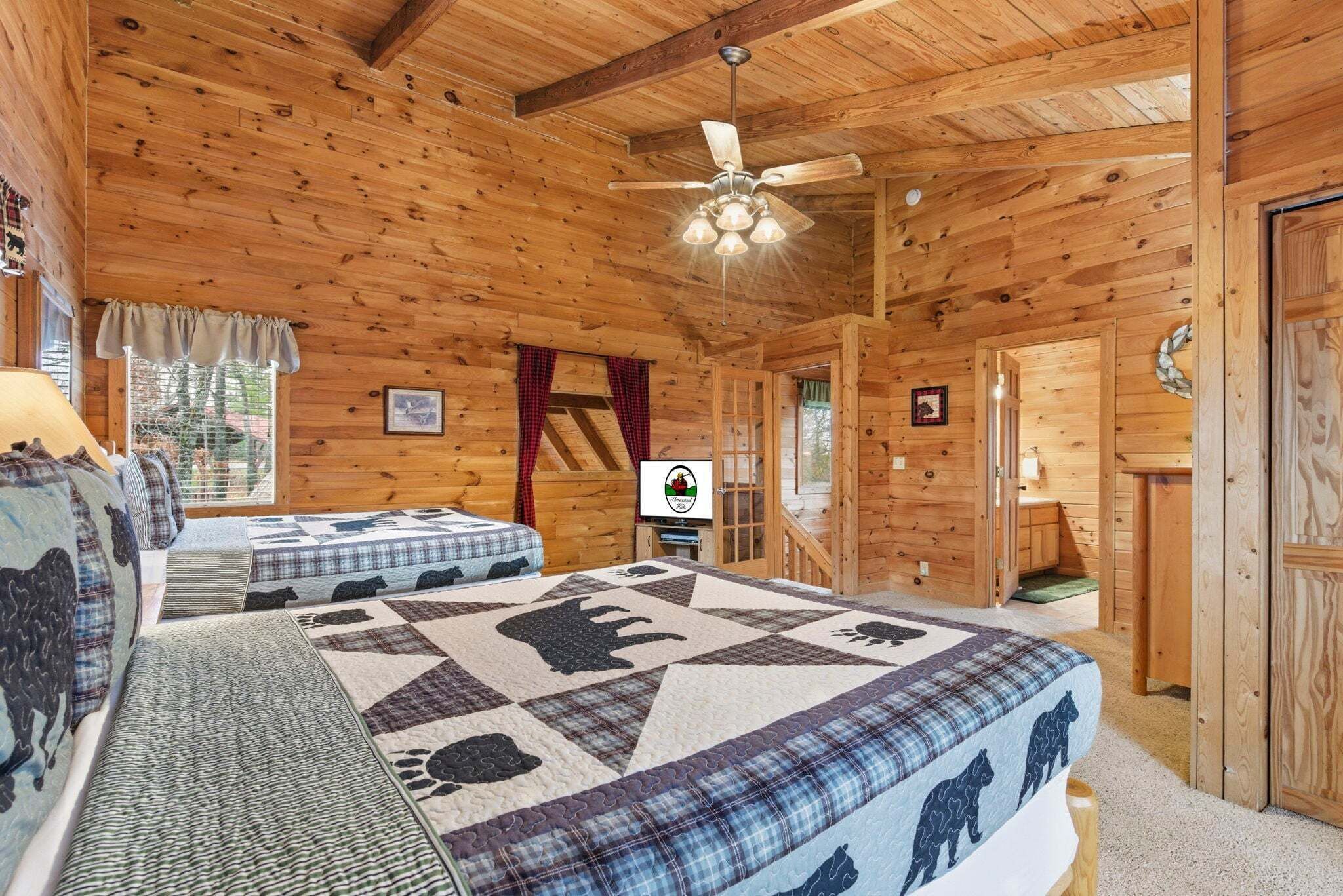 Little Bear Cabin  Hot Tub  Near Thunder Ridge  Sleeps 6 - Table Rock Lake
