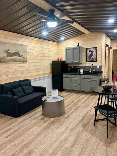 Jackrabbit on Plumb Ave