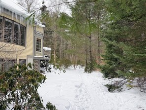 Property grounds - 12MV Townhome in historic Maplewood Village; pool, hot tub, gym (Bethlehem)