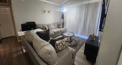 Five minutes from AT&T Stadium