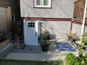 Exterior - 2 Bed Garden Suite, near UBC, 15 mins from Downtown (Vancouver)
