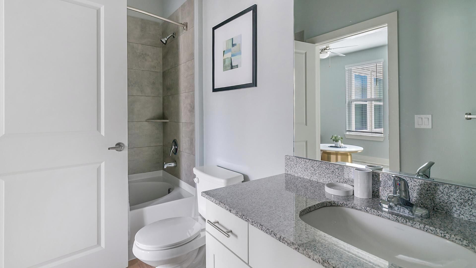 Apartment (1 Bedroom) | Bathroom