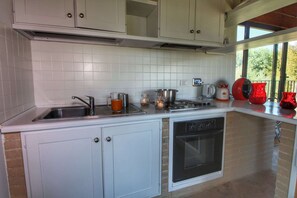 Private kitchen - Holiday Home With Pool Near Assisi (Assisi)