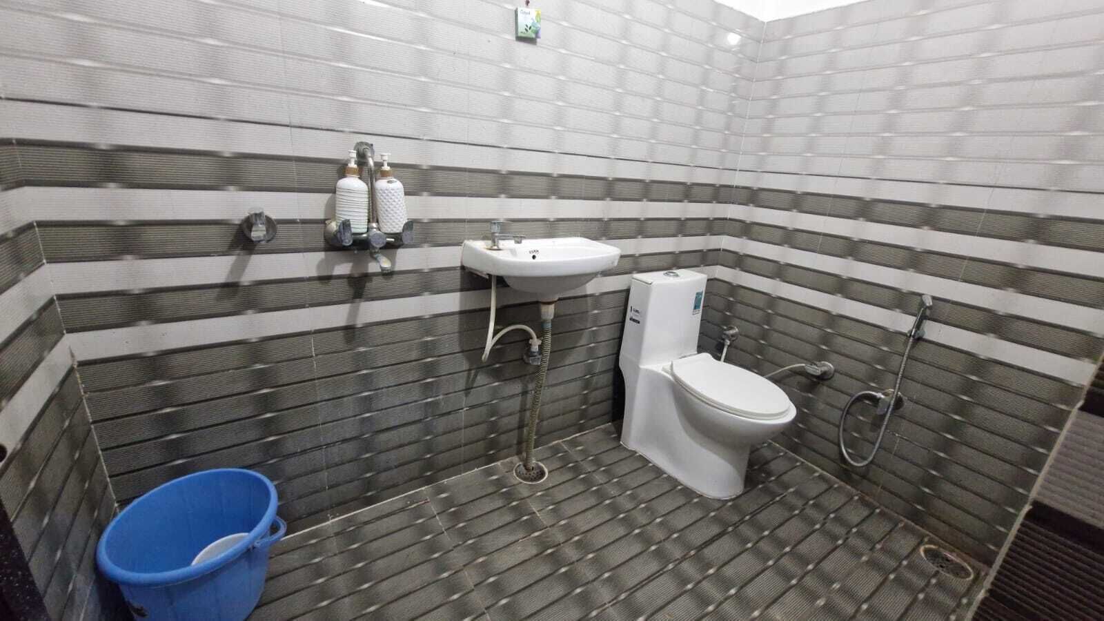 Deluxe Room | Bathroom