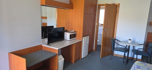 Kingston Ocean View Motel