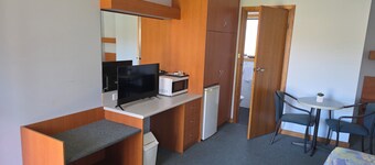 Kingston Ocean View Motel