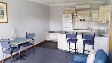 Presidential Studio Suite, Courtyard View | Interior