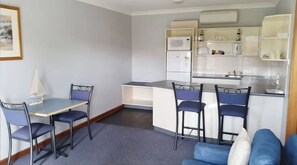 Presidential Studio Suite, Courtyard View | Interior