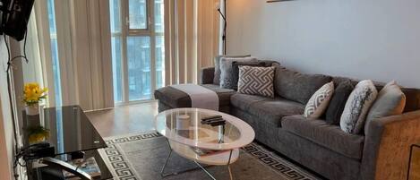 Condo, 2 Bedrooms, Balcony, City View | Living room