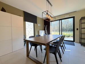 Dining - Nature, tranquility, and horse pastures (Zutendaal)