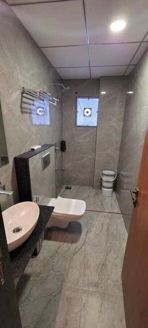 Chambre Double Deluxe | Salle de bain