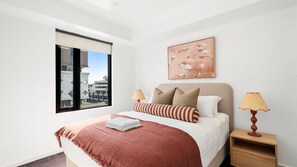 2 bedrooms, desk, iron/ironing board, free WiFi - Beachside Nook, Port Melbourne (Port Melbourne)