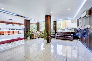 Suite Supérieure, vue colline | Hall