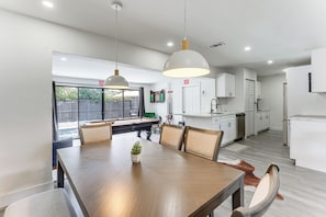 Dining - Private Pool & Game Room 6 Mi to Hard Rock Stadium (Hollywood)