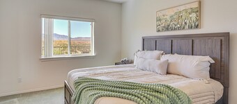 Desert Getaway w/ Serene Views in Bullhead City!