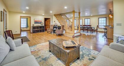 Private Hot Tub & Games Galore! Hamden Family Home