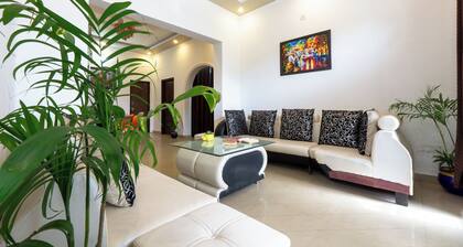 Spacious 6-bedroom building in marvelous Dehradun with AC