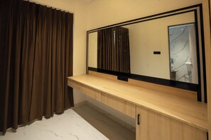 Premium Studio Suite, Pool View | Free WiFi, bed sheets - Nandi Heritage Pusad (Pusad)
