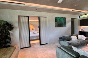 Living area - Nebulae - Water Cube Suite & YogaDeck (San Roque)