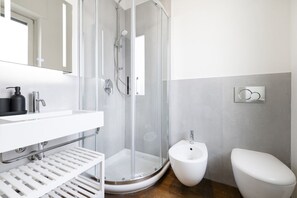 Shower, bidet, towels, shampoo - Easylife - Milano - Torino 66 P4 - Duomo (Milano)