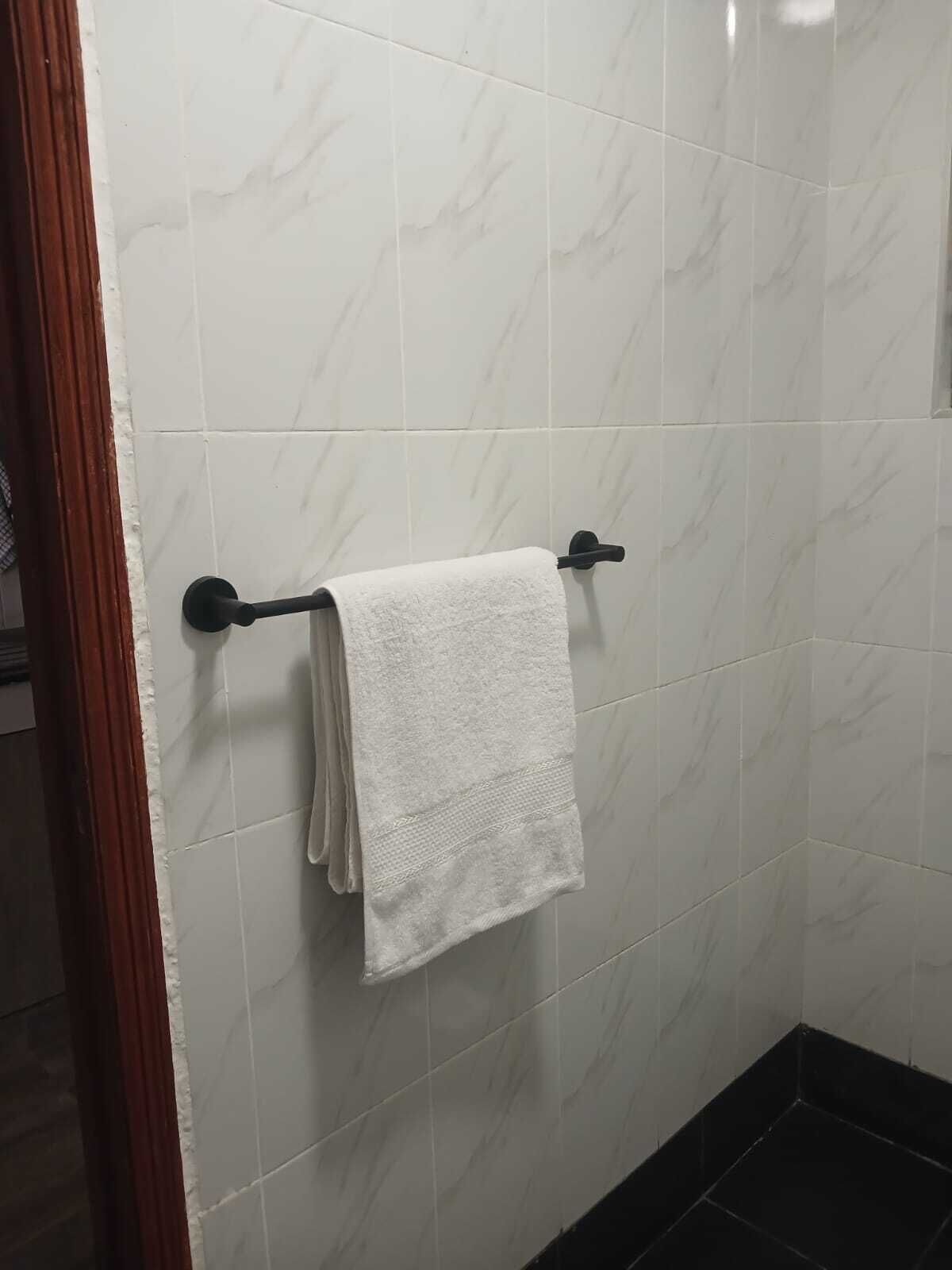 Asciugamani, sapone, carta igienica